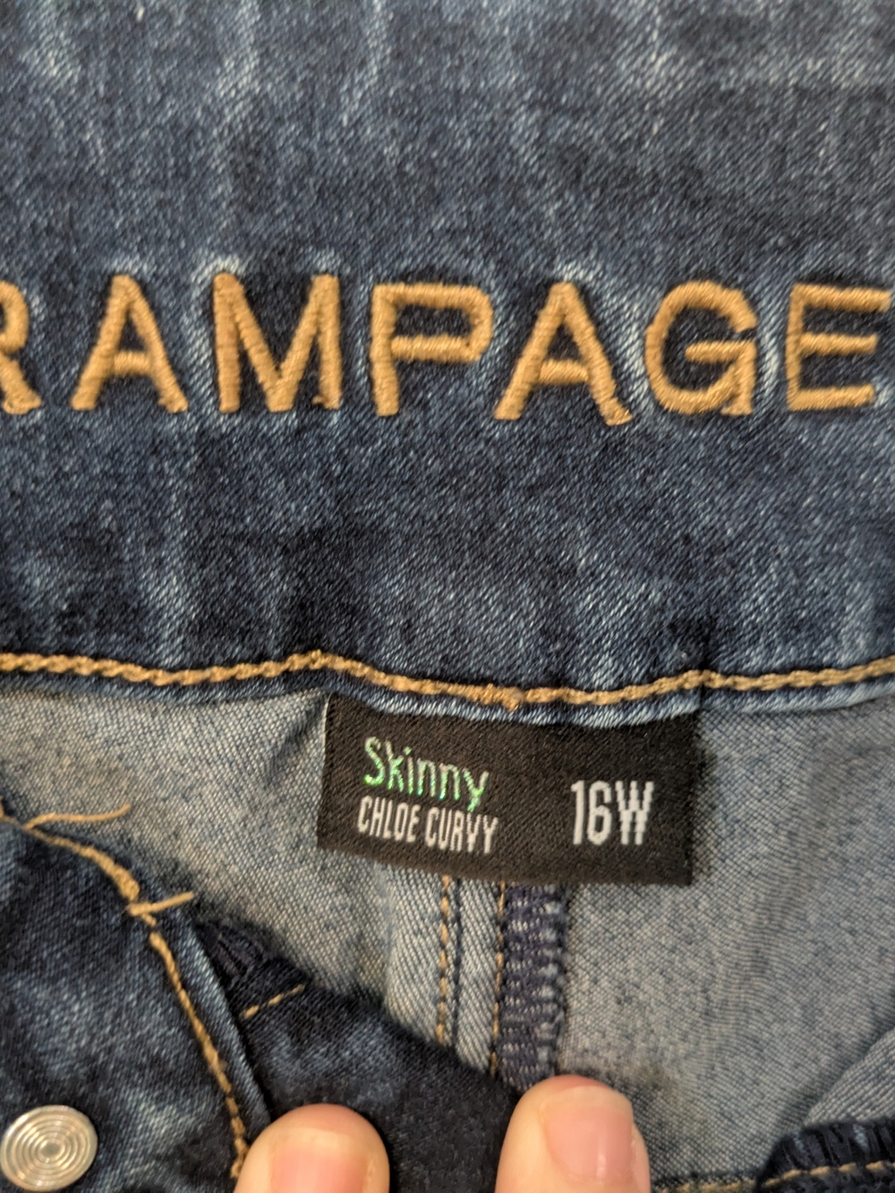 🔴 Rampage Women’s Skinny Jeans with Triple Button Waist - Picture 4 of 10